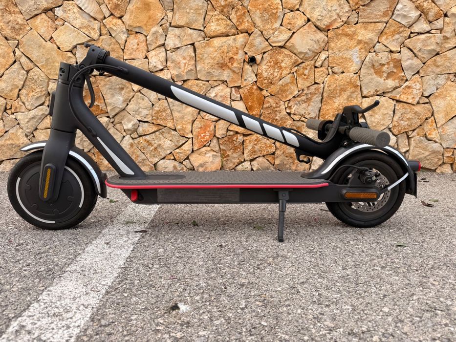 Xiaomi Mi Electric Scooter 1S  (apenas 106km) + Mala + Acessórios