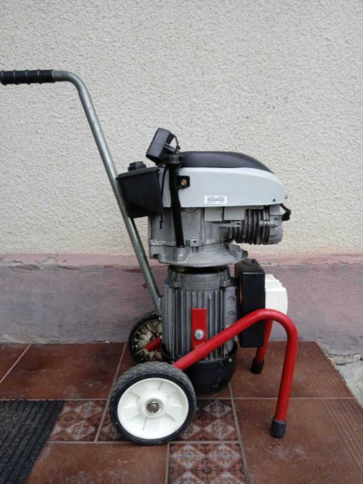 Генератор 2Kw. 220V