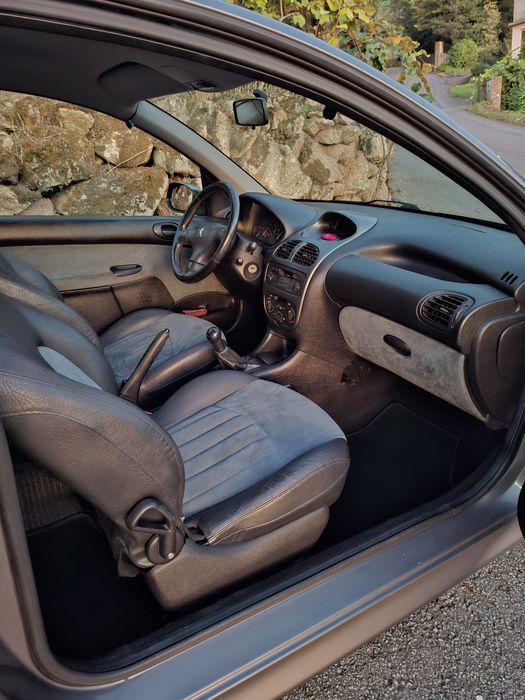 Peugeot 206 poucos kms