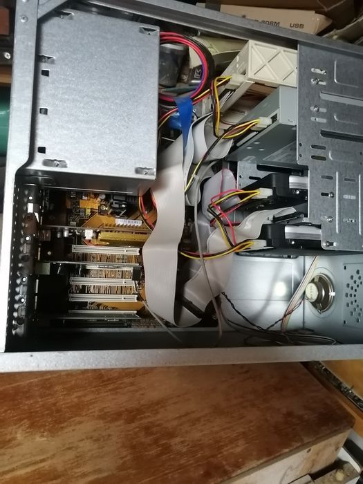 Старі компьютери з моніторами 2шт.