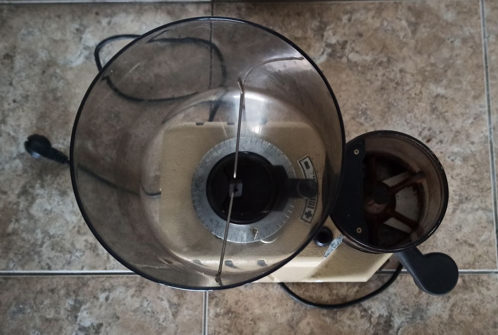 Moinho de café antigo