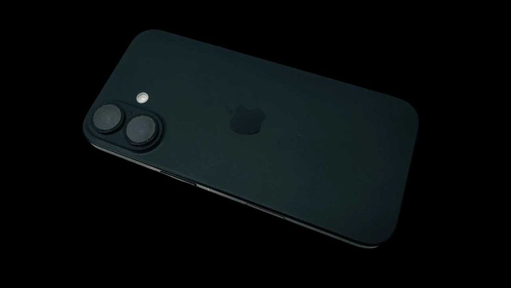 Apple Iphone 16 128gb kolor Czarny Bateria 90%