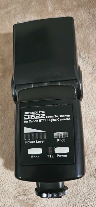 Flash nikon.  Como novo mas incompatível com a minha máquina