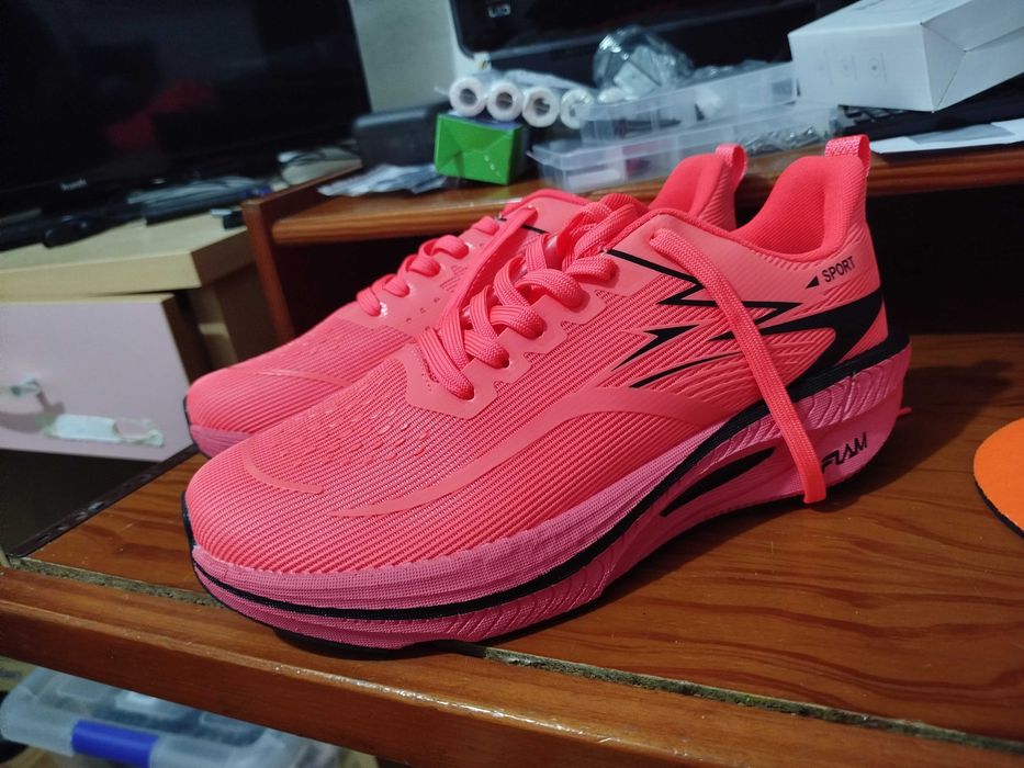 Sapatilhas 44 NOVAS Running corrida caminhada Sola alta amortecimento