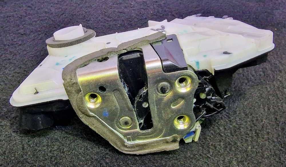 Fechadura / Fecho Porta Frente Esquerdo - TOYOTA C-HR