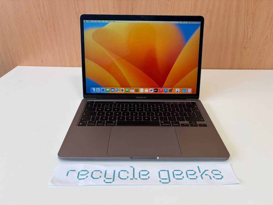 Apple Macbook Pro A2338 2020 M1 16GB Ram 256GB SSD macOS Tahoe