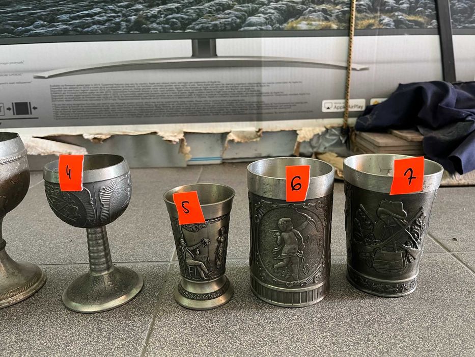 kufle, dzbanki, kieliszki z cyny zdobione