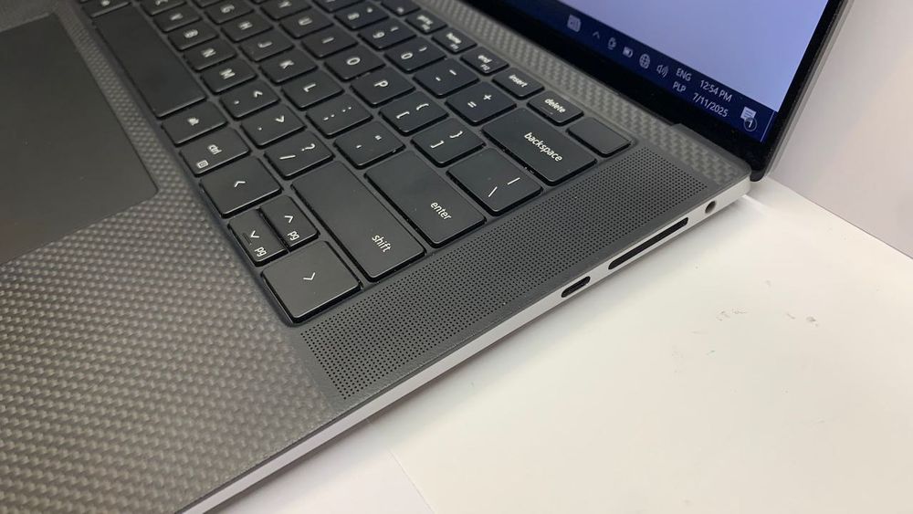 Dell Precision 5550 i7-10850H 2.7GHz 32/1000GB SSD W10 Pro LAPTOP