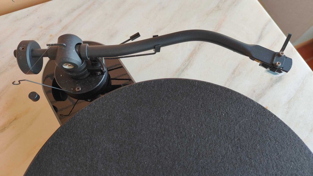 Giradiscos - Pro-Ject - RPM 1.3 Genie - Bom Estado