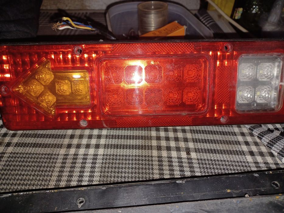 Faróis  de reboque em led.