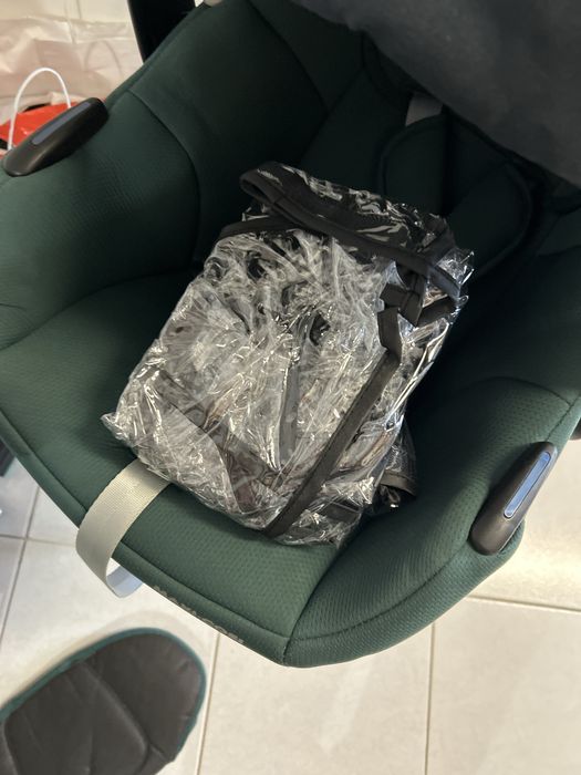 Conjunto maxi cosi zelia 3 carrinho e ovo
