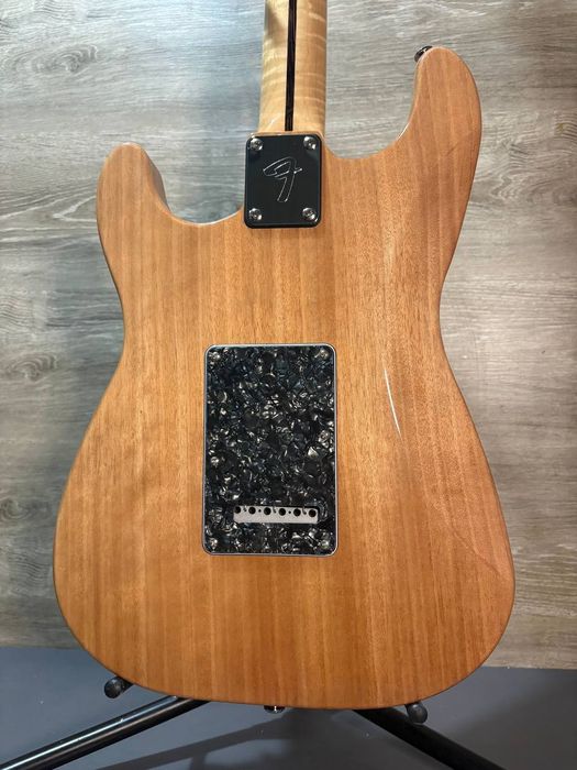 Майстрова електрогітара Fender Stratocaster SSS
