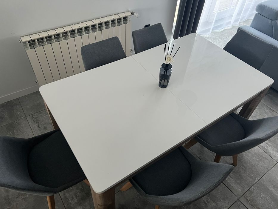 Stół plus 6 krzeseł