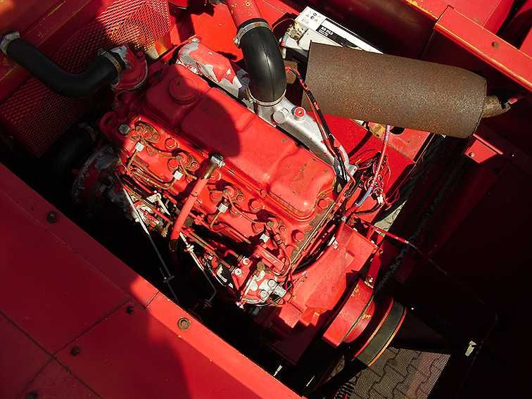 Зерноуборочный комбайн Massey Ferguson 430 (2)