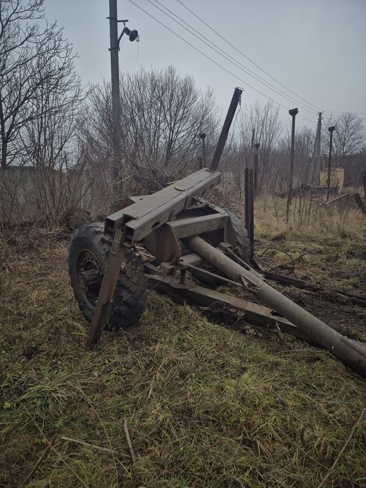 Причіп. Лісовоз.