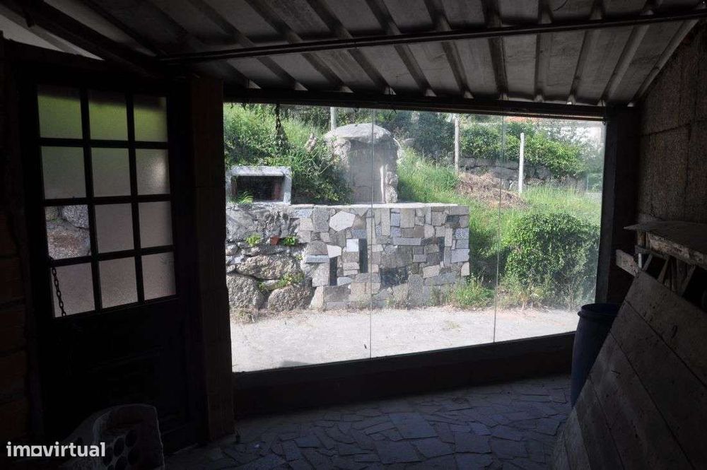 Casa para Restauro em Abação