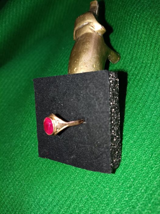 Piękny złoty pierścionek