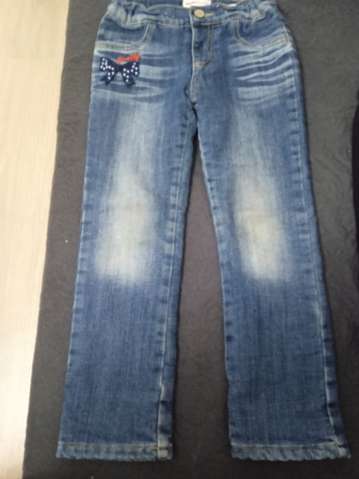 Джинсы для девочки  от 4-5лет,рост 128,торг