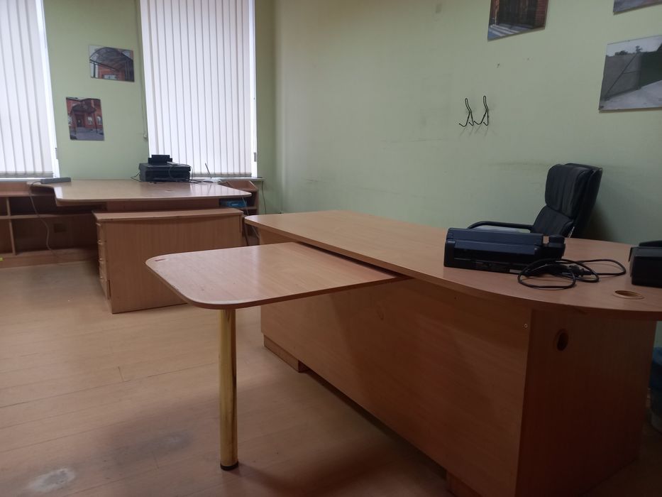 Отдам  стол офисный, б/у