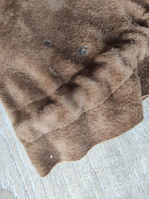 Brązowe botki zamszowe Stradivarius wiązane u góry