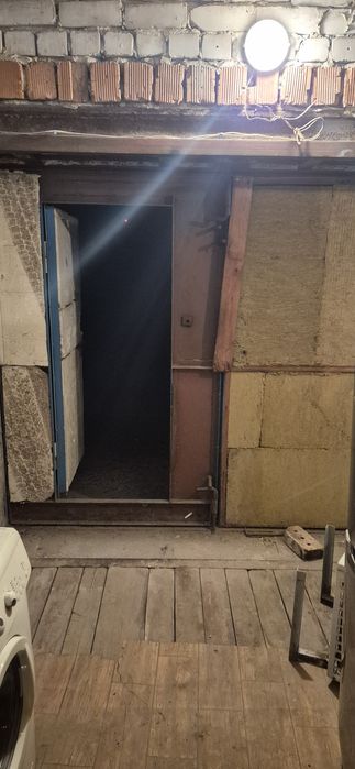 Продам гараж Коммунар,  Парус, красный камень