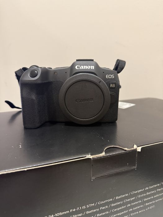 Kit  Canon EOS R8 + objectiva RF 24-105MM F4-7.1 IS STM + baterias suplementares LP-E17