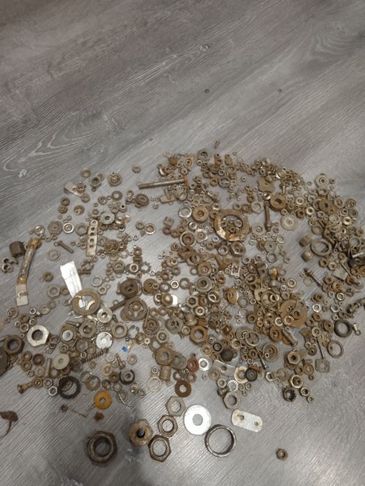 Інструменти ,болти шурупи