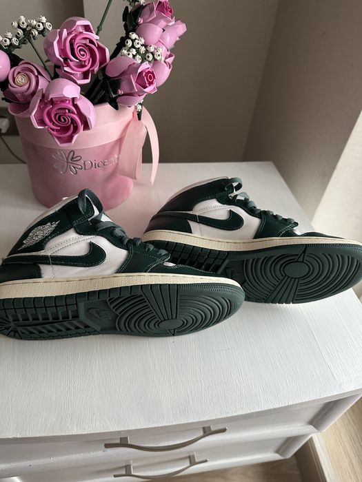 Nike Air Jordan 1 Mid, оригинал.