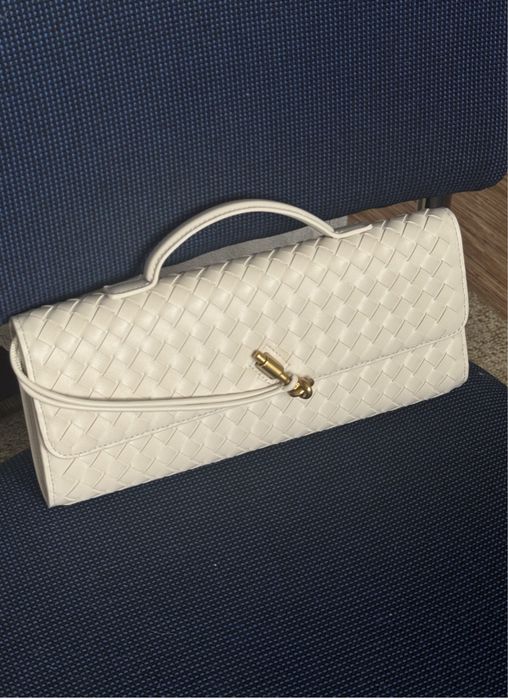 Клатч в стиле Bottega Veneta