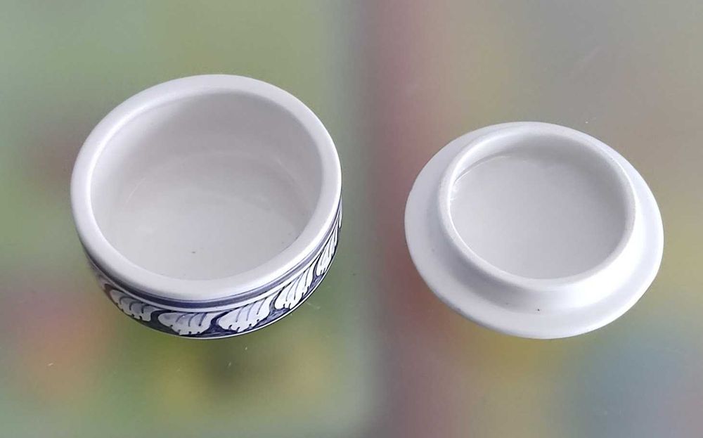 Caixa circular guarda jóias cerâmica réplica séc. XVII pintada à mão
