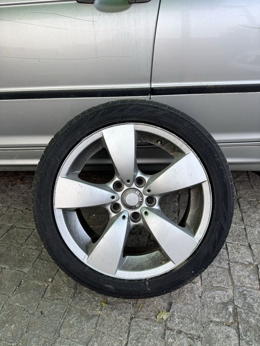 2 carrinhas BMW + Set de jantes