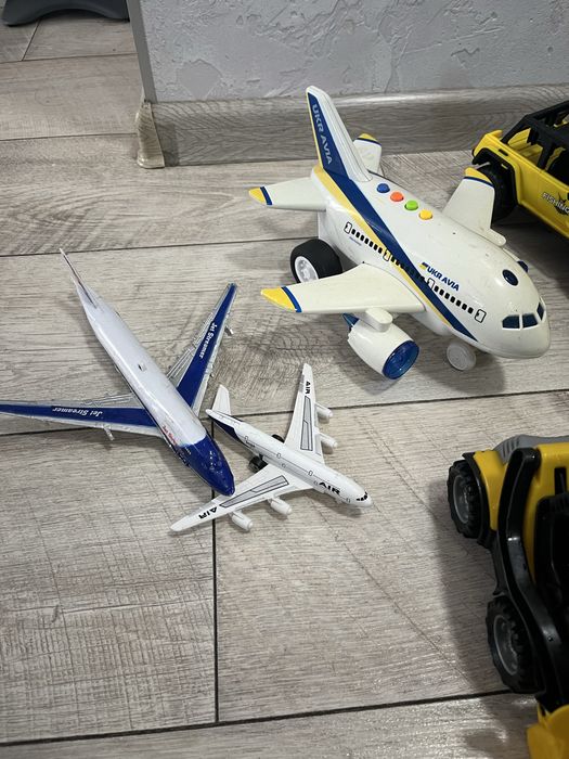 Лот машин самолеты трактор транспорт