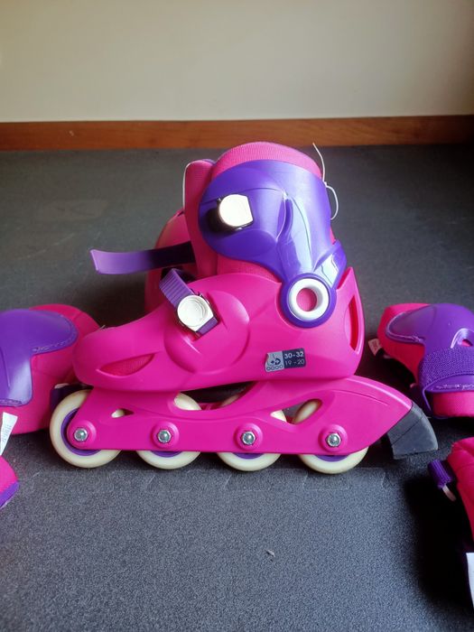 Patins em linha para criança, menina, com kit de proteção