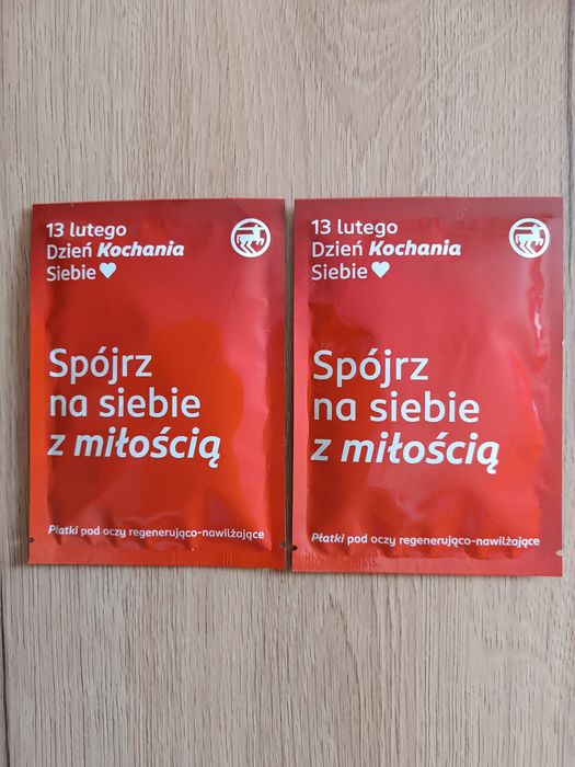 2 opakowania Płatki pod oczy regenerująco nawilżające Rossmann