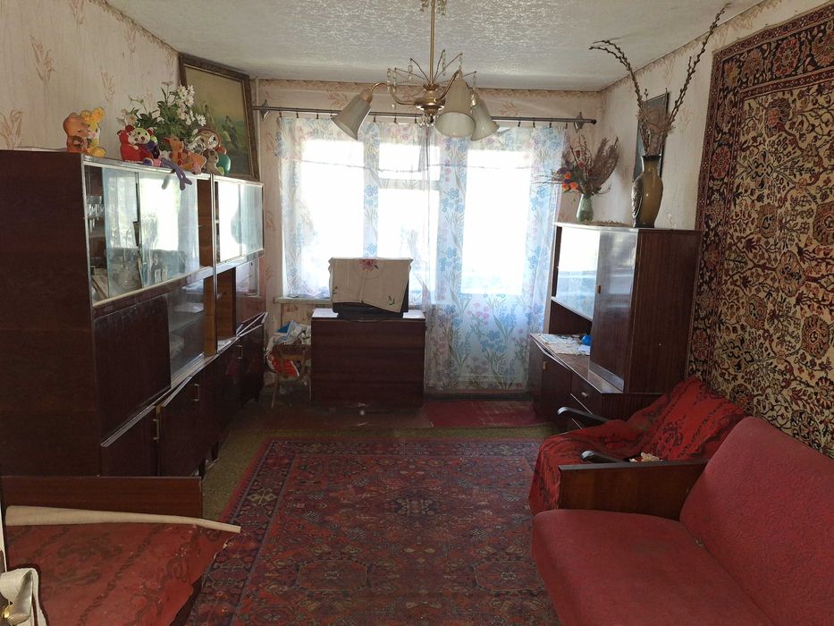 2 кім. р-н 8-й квартал маг.Светлана