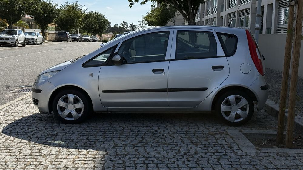 Vendo ou troco Mitsubishi Colt APENAS 130.000km