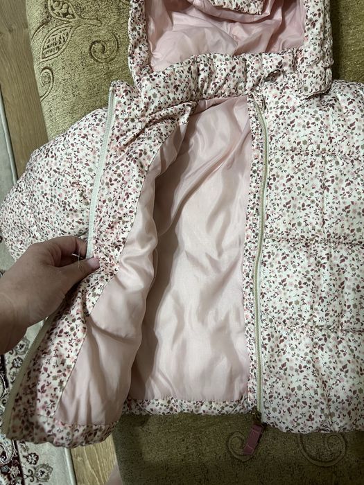 Весняна курточка для дівчинки