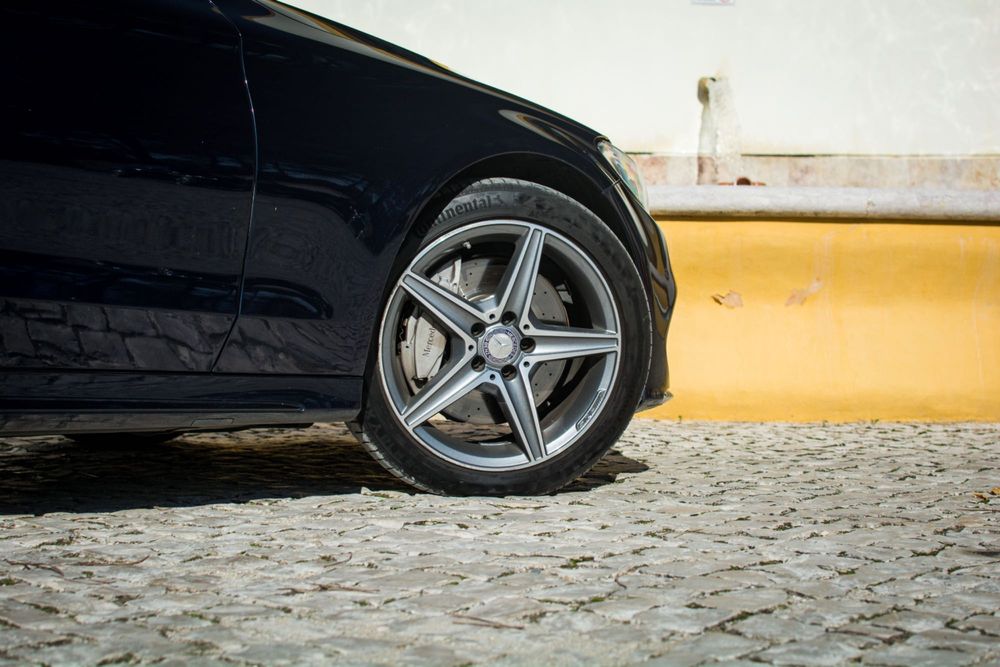 MERCEDES BENZ C300h AMG - Nacional