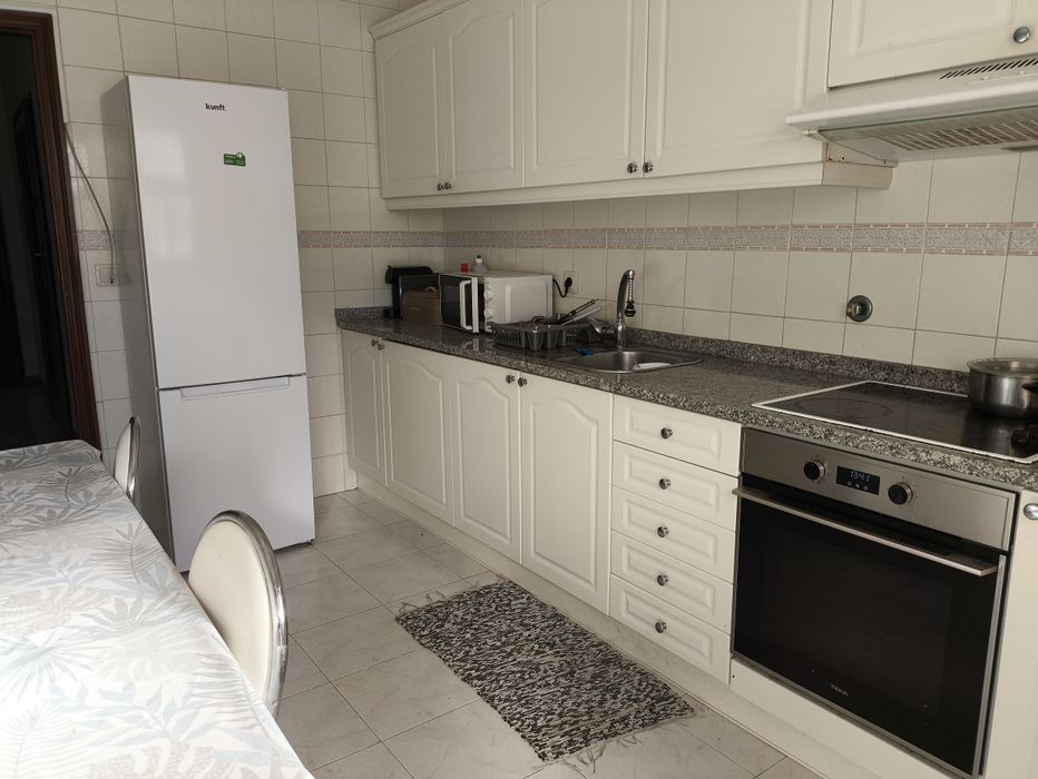 Arrendamento Quarto com varanda em Valbom