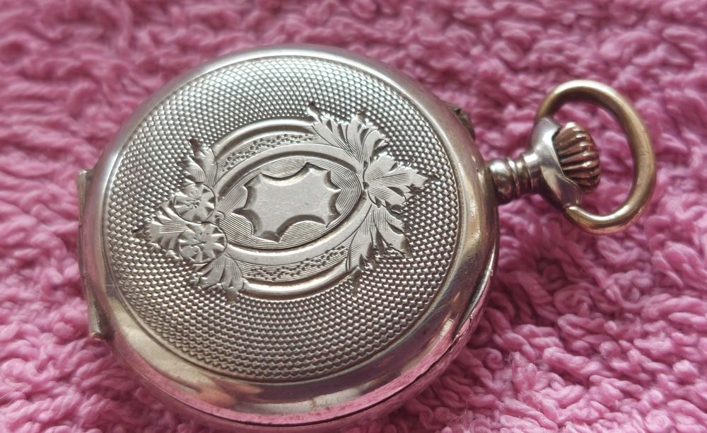 Relogio de bolso "LA VOUGUE - SWISS" 1900 [27mm] Modelo de Senhora.