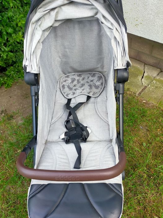 Lekki Wózek spacerowy Skiddou Espoo do samolotu składany jedną ręką