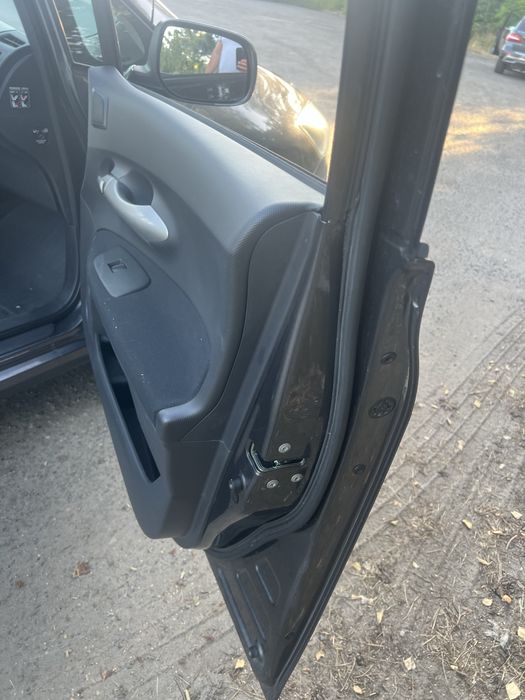 Тойота ауріс свіжопригнана