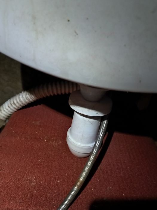 Umywalka z szafką, baterią i syfonem