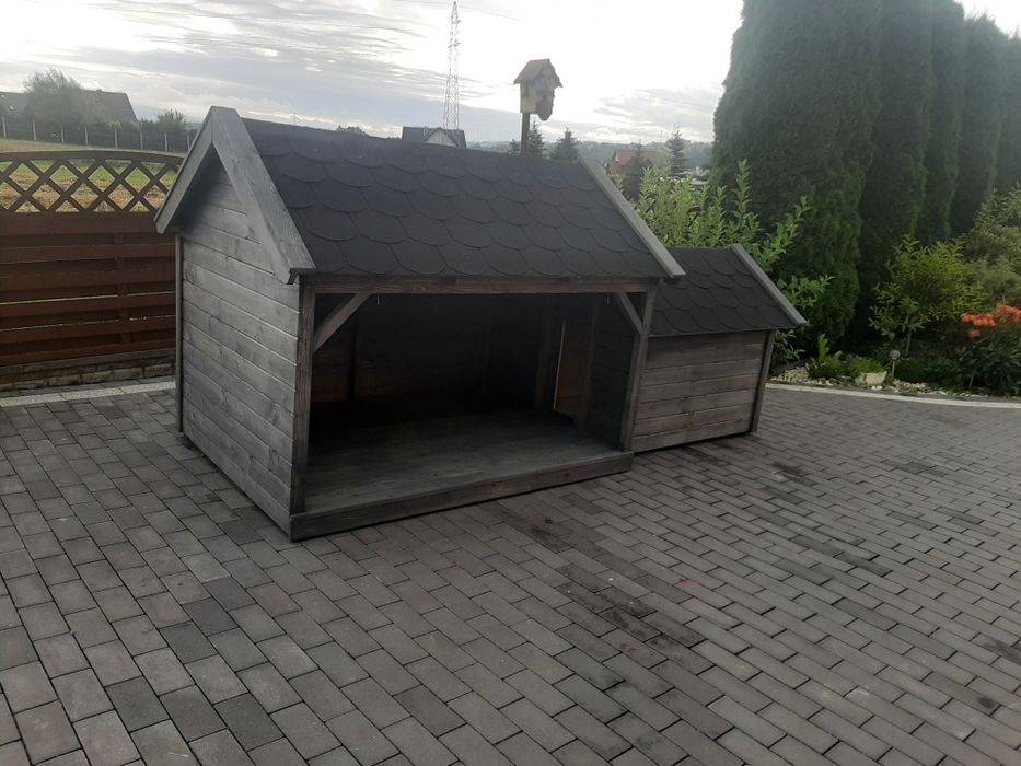 Buda dla psa z zadaszeniem