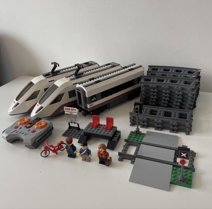 LEGO City Швидкісний пасажирський поїзд (60051)