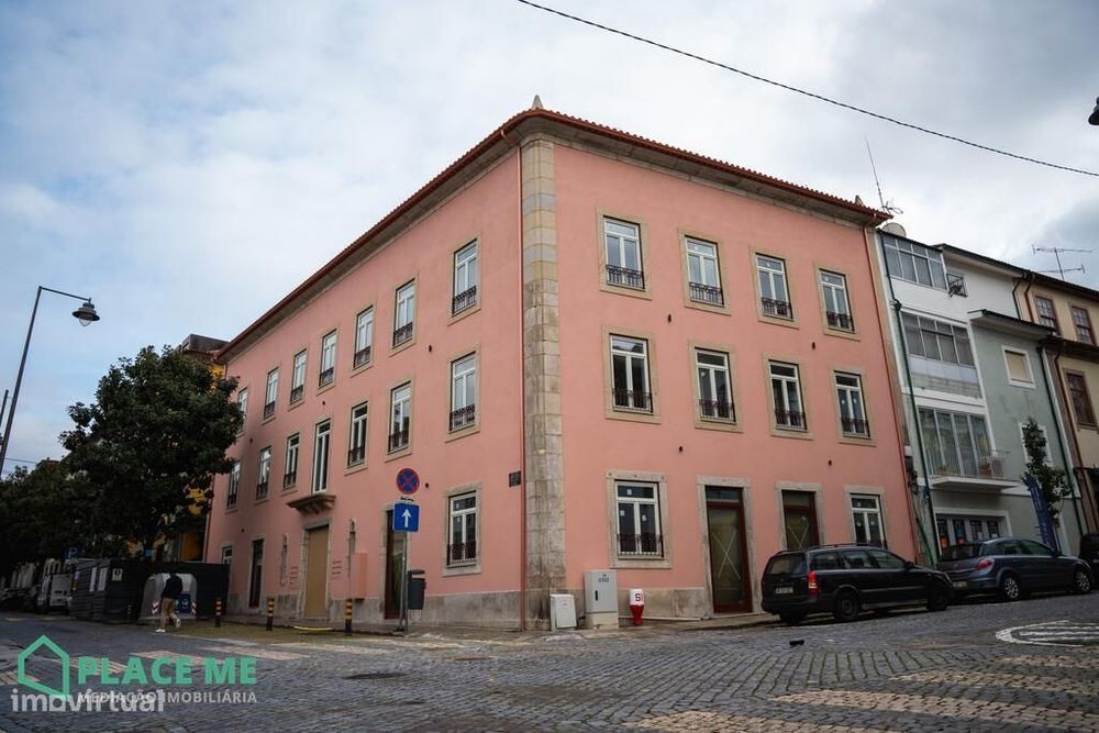 Loja com Licença de comércio e serviços na Rua Dom Afonso Henriques, B