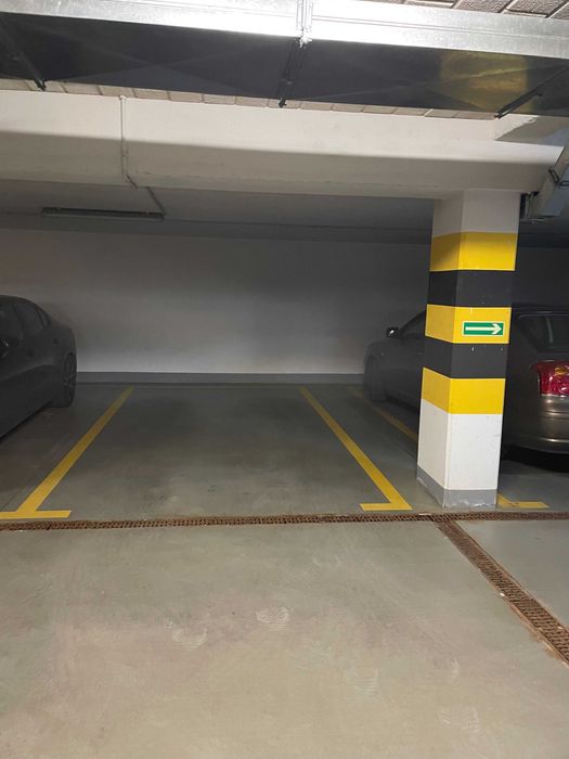 Miejsce postojowe w garazu Argentyńska