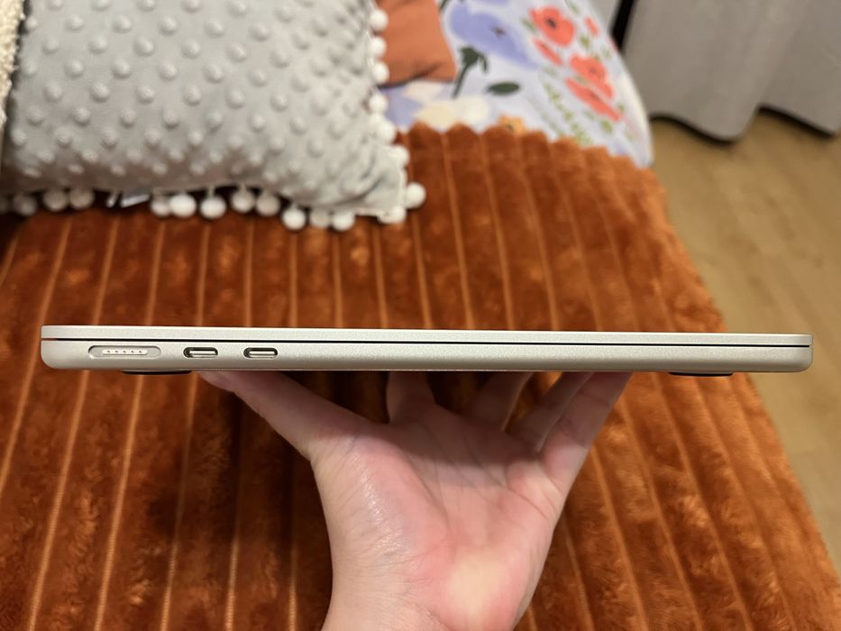 MacBook Air M3 2024