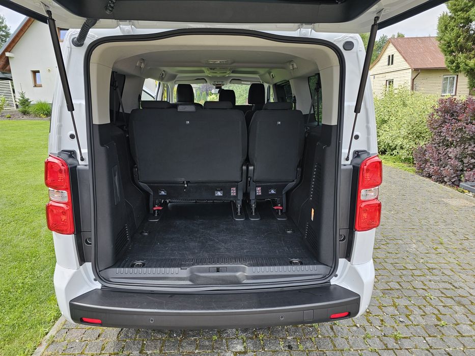 Wynajem busów 9 osobowych