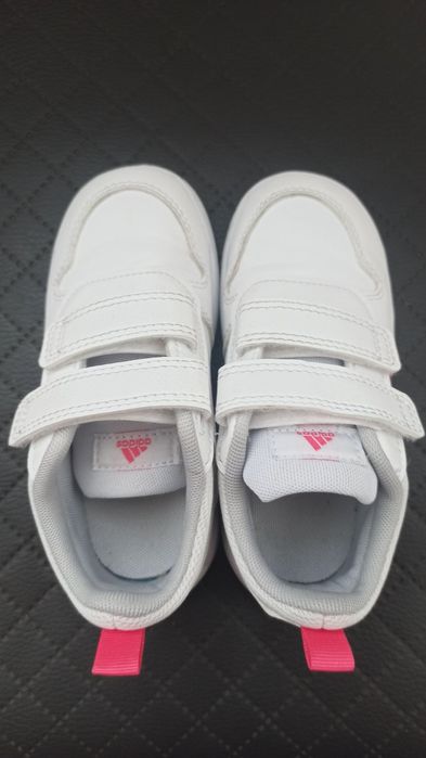 Buty dziecięce Adidas, rozmiar 26, stan idealny